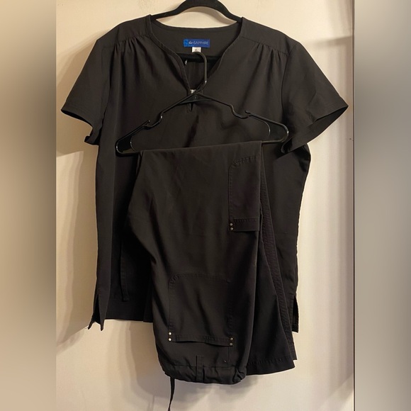 Koi Sapphire 2 piece scrub set black top is XL, pants are L. - Picture 1 of 16